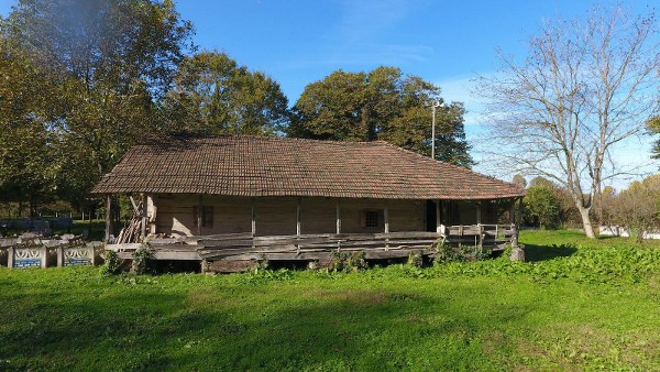 Terme'de Danişment'lerden Kalma Tarihi Mezarlık